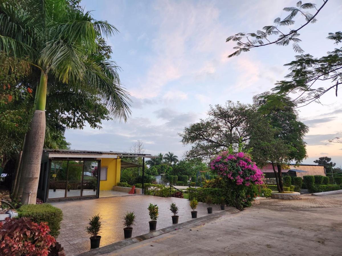 Hillrock Resort & Villas, Neral-Karjat Eksteriør bilde